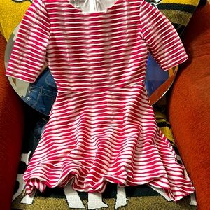 Donna Morgan size 6 white and pink reformation midi dress.p/p17”
W14” L34” 3/4sl